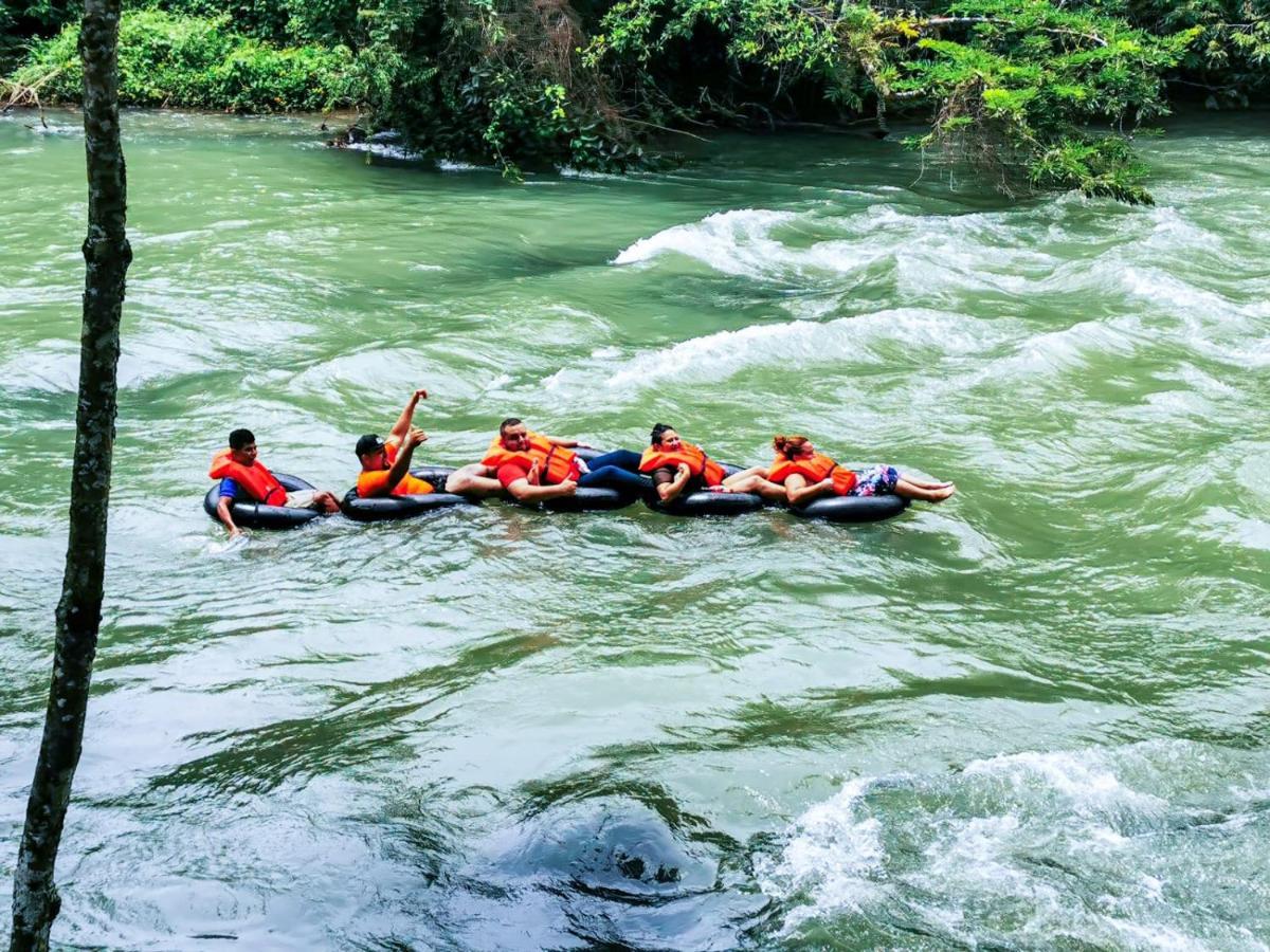 Lanquín Oasis The Traveler旅舍 外观 照片