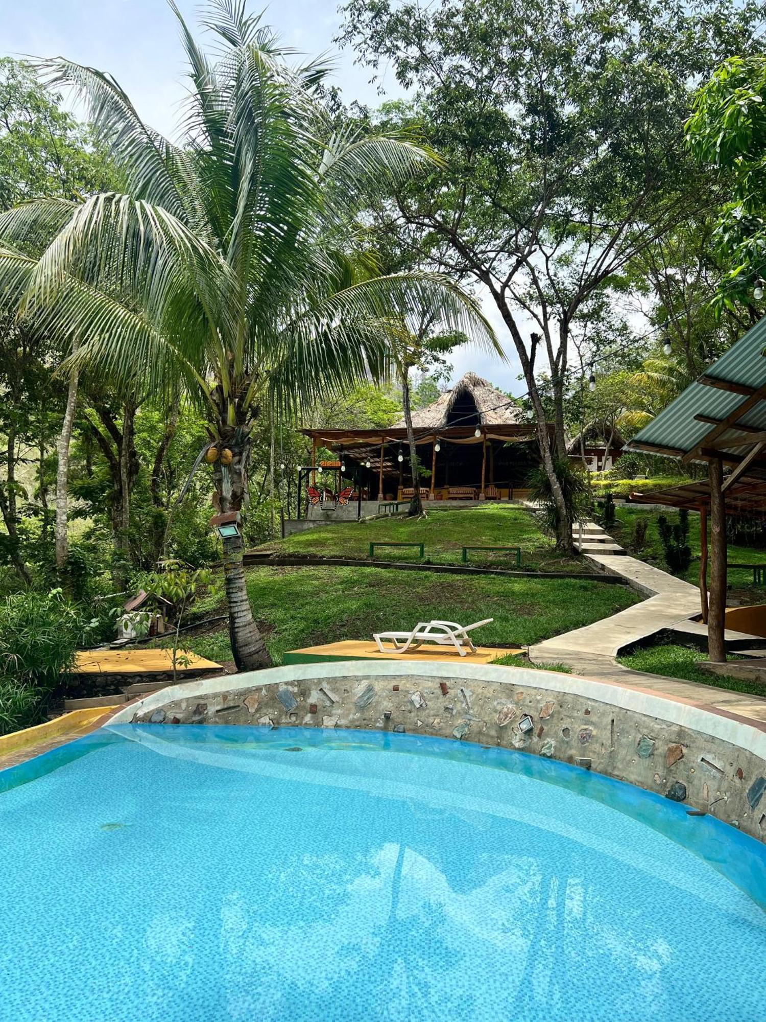 Lanquín Oasis The Traveler旅舍 外观 照片