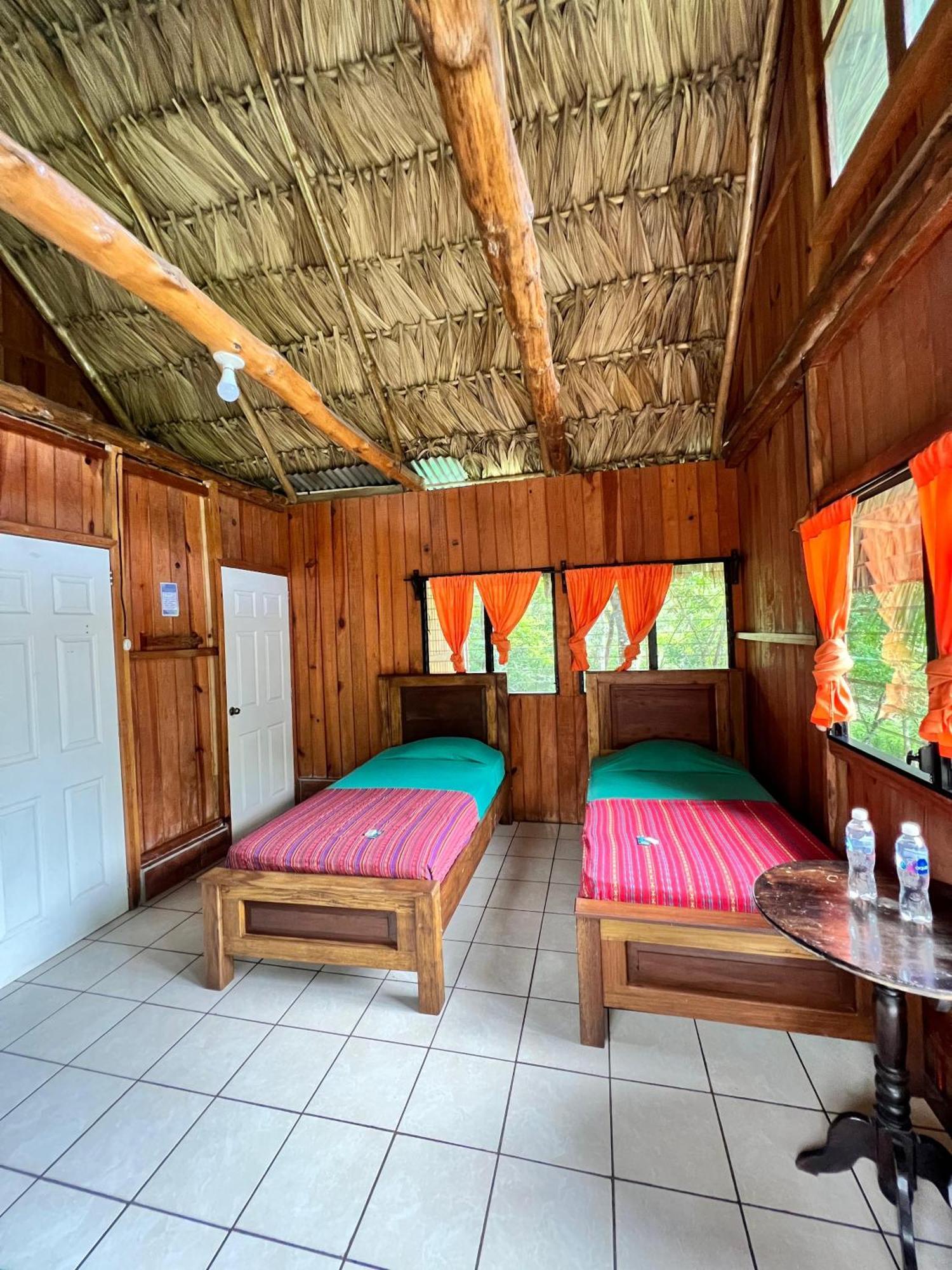 Lanquín Oasis The Traveler旅舍 外观 照片