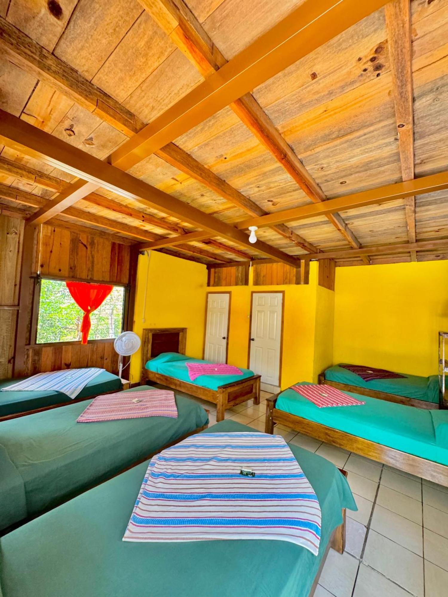 Lanquín Oasis The Traveler旅舍 外观 照片