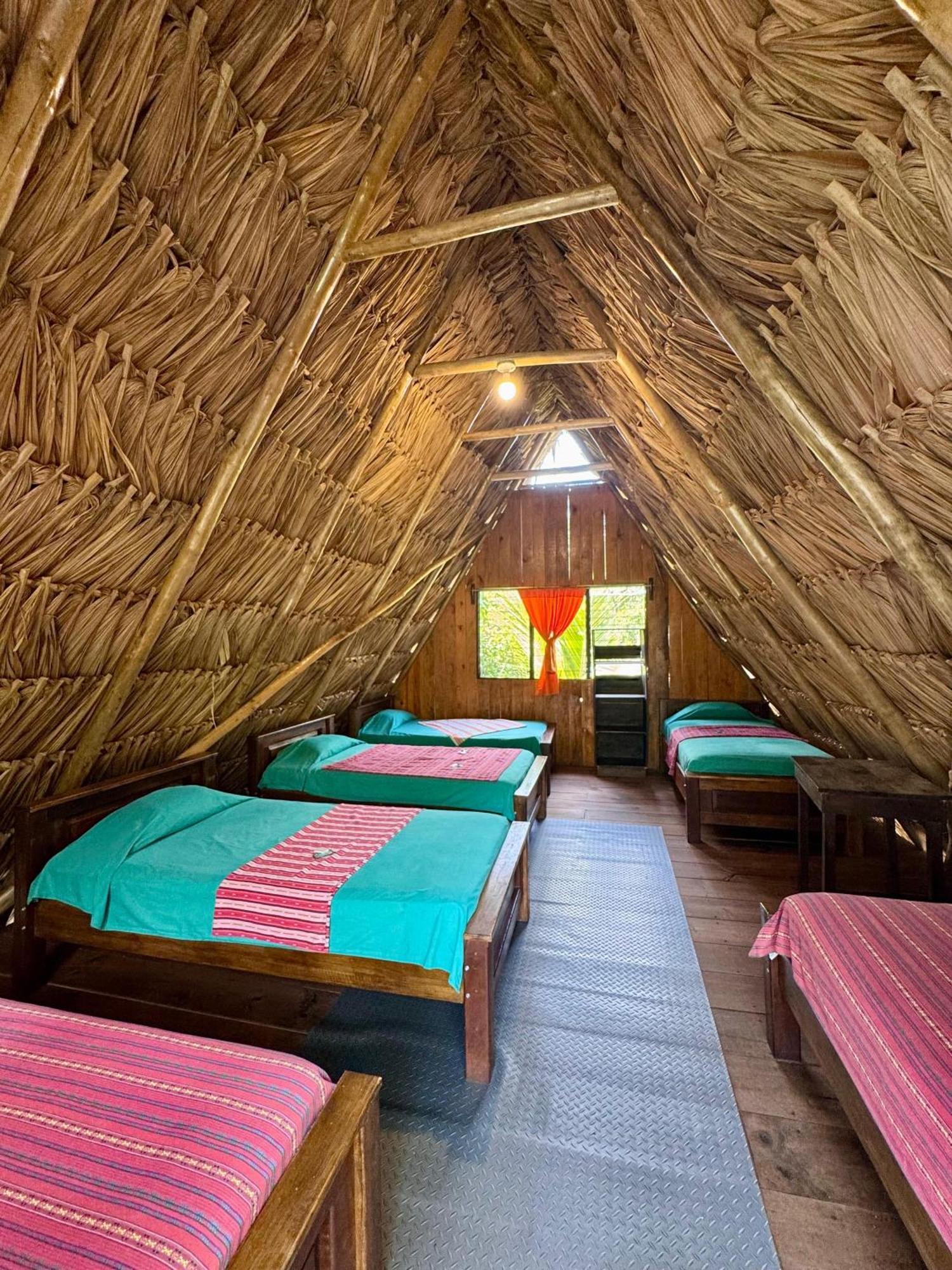 Lanquín Oasis The Traveler旅舍 外观 照片